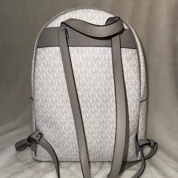 Michael Kors Abby large leather logo backpack - Picture 6 of 6